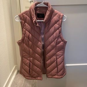 Mauve puffer vest